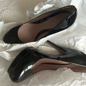 Gucci Platform High Heel!! Close Toe!!!